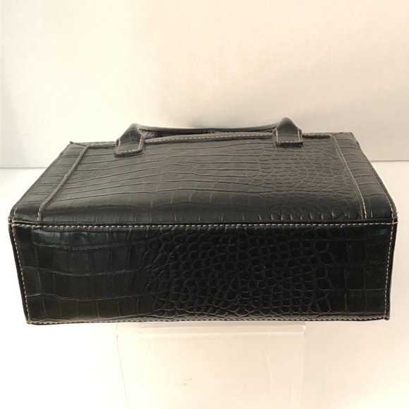 * SOLD* structured satchel purse by Liz Claiborne - Picture 5 of 8